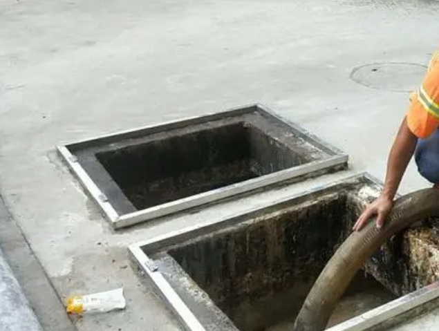 加查化粪池清理
